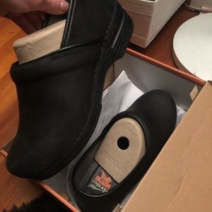 Dansko size 40 wide excellent wore once